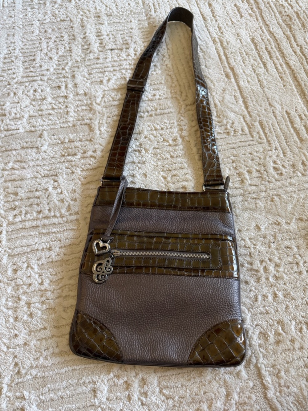Brighton Brown Leather Crossbody Bag Croc Embossed Trim Silver Charm Purse